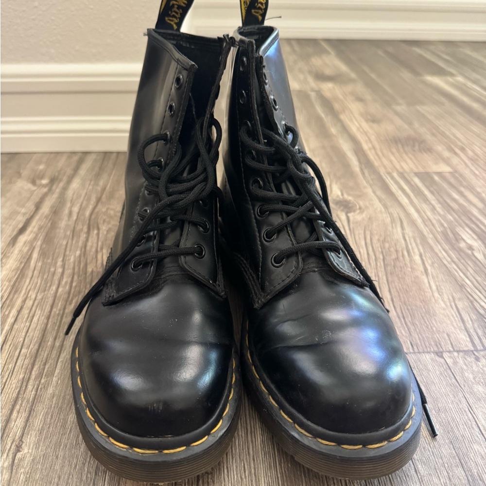 Dr. Martens Black Leather women’s  Boots